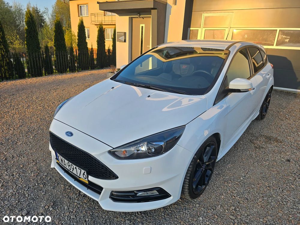 Ford Focus 2.0 EcoBoost ST mit Leder-Exclusiv-Paket - 19