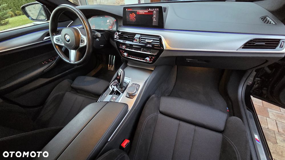 BMW Seria 5 530i xDrive M Sport sport - 18