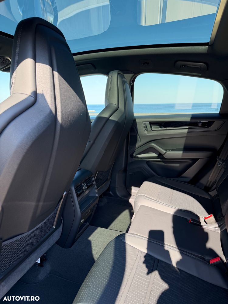 Porsche Cayenne Coupe - 6