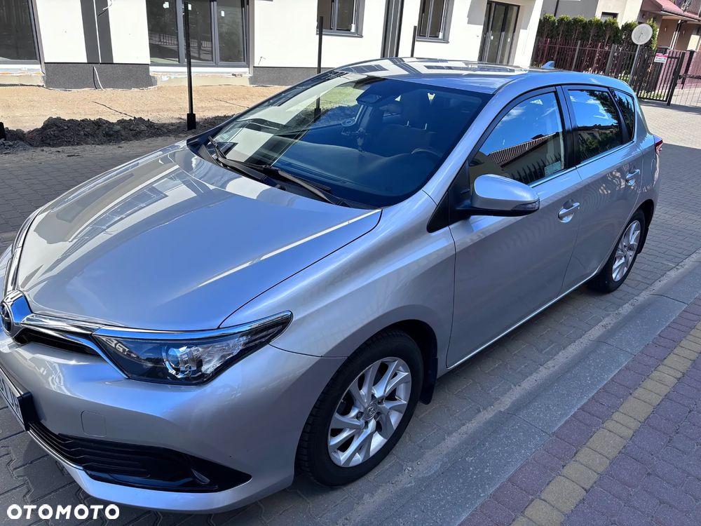 Toyota Auris 1.6 Premium - 14