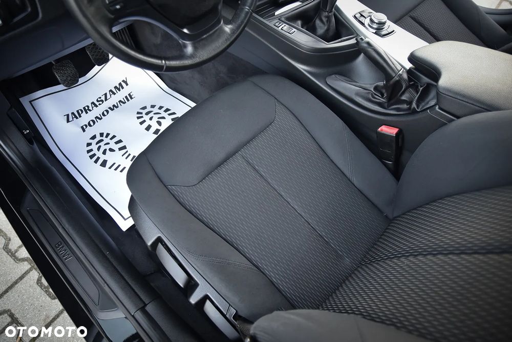 BMW Seria 3 318d - 30