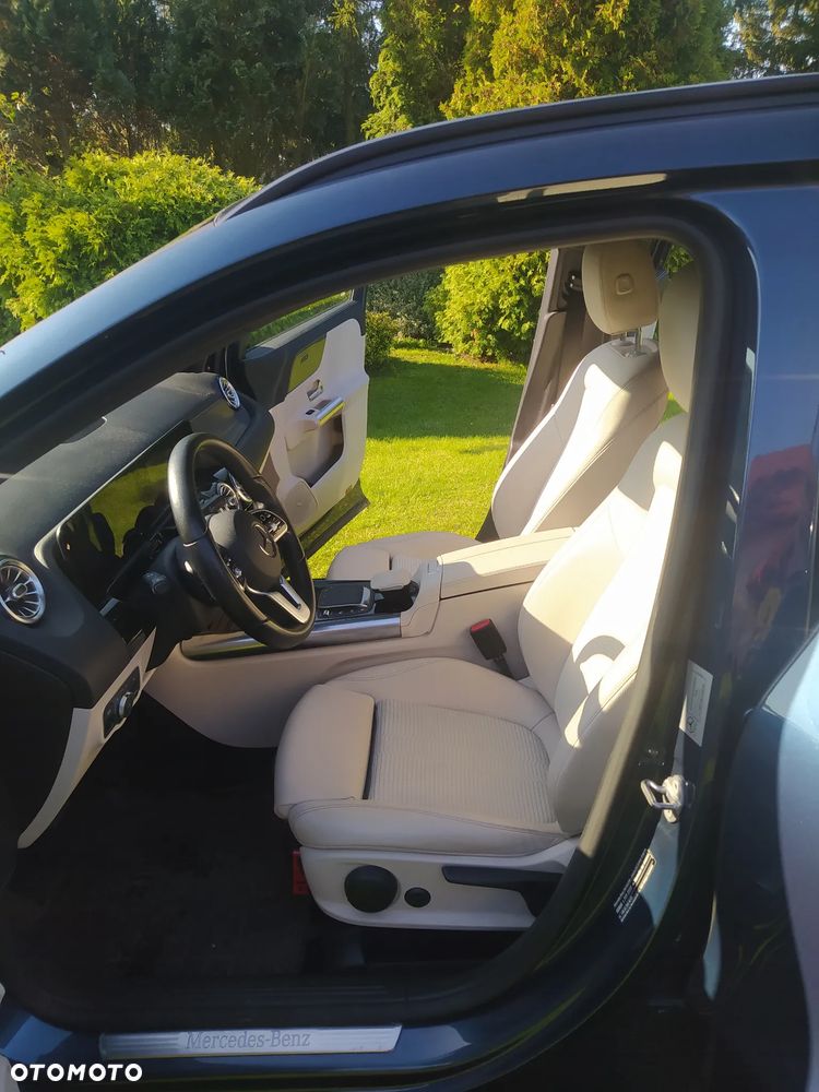 Mercedes-Benz GLA 200 - 35