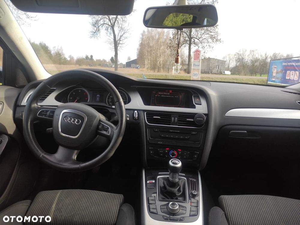 Audi A4 Avant 2.0 TDI - 9