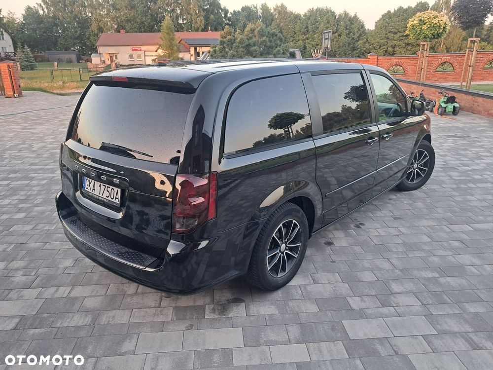 Dodge Grand Caravan - 10
