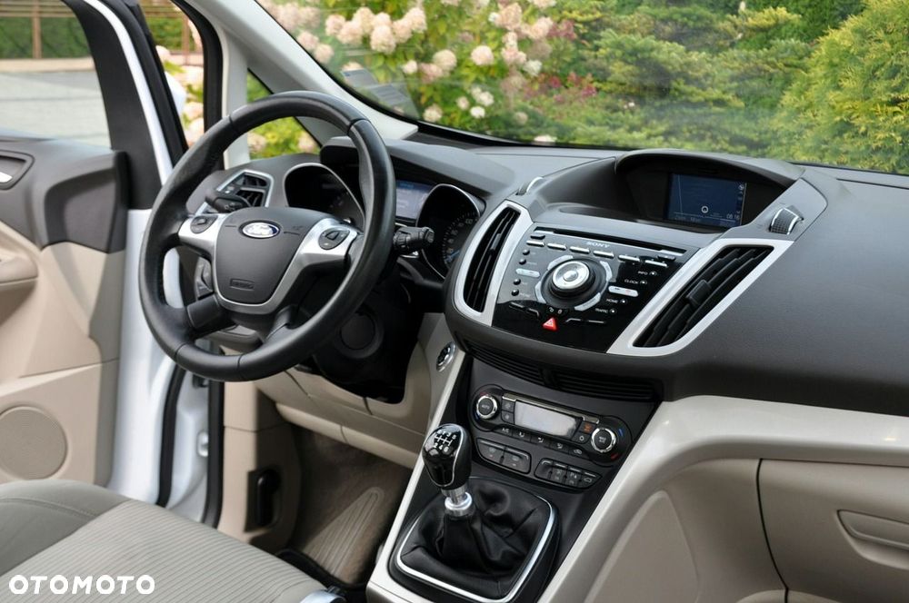 Ford Grand C-MAX - 27