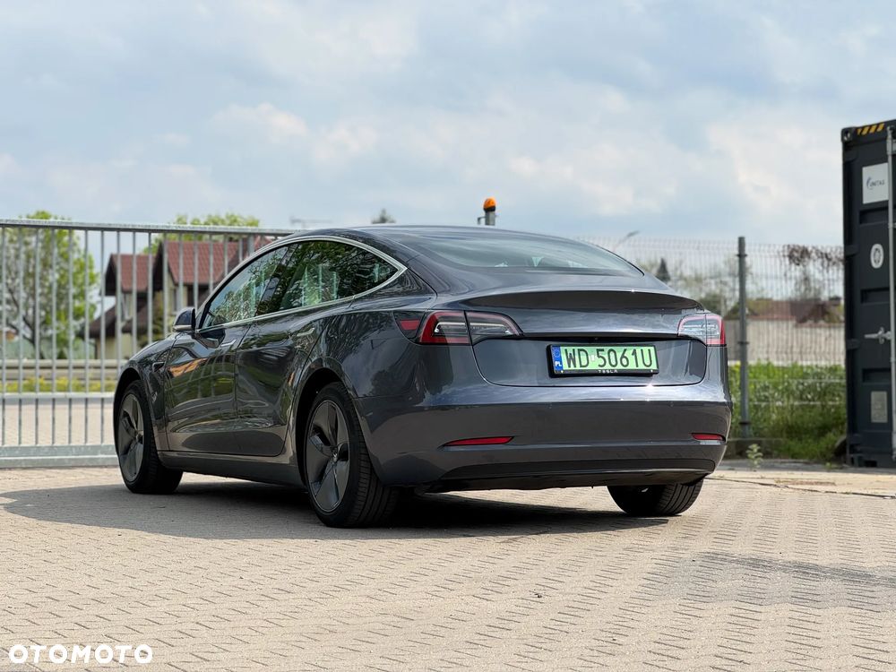 Tesla Model 3 - 20
