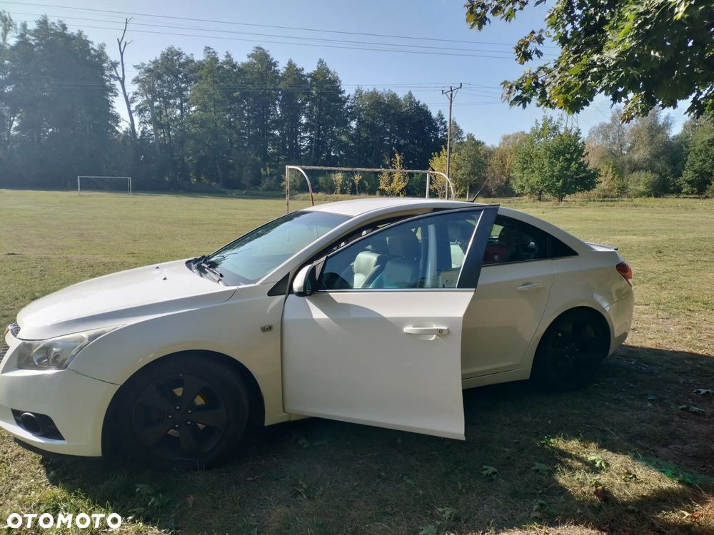 Chevrolet Cruze 1.8 LTZ+ - 4