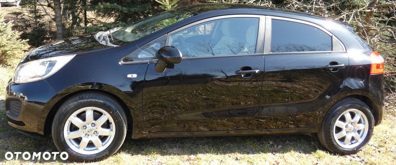 Kia Rio 1.2 Dream Team Edition - 4