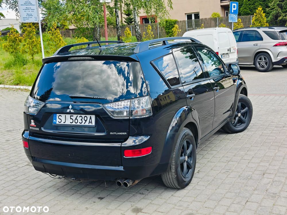 Mitsubishi Outlander 3.0 V6 XLS - 2