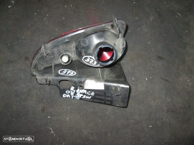 Farol Tras 8200027154 RENAULT ESPACE 2003 5P SW DRT VALEO RENAULT ESPACE 4 2005 1.9 DCI 115CV 5P CINZA ESCURO DRT VALEO - 2