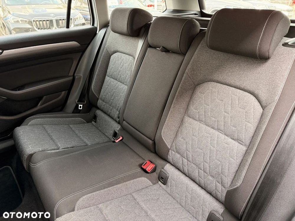 Volkswagen Passat Variant 1.5 TSI EVO Business DSG - 20