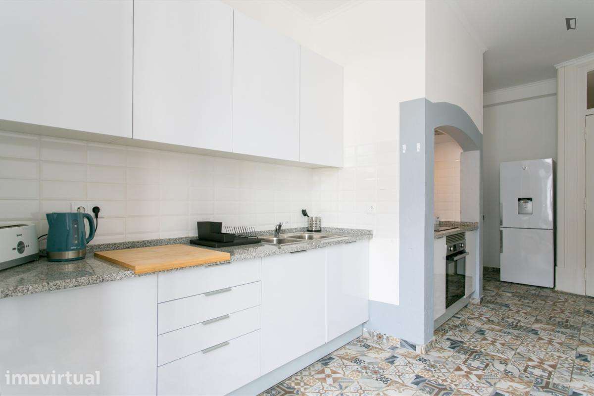 Quarto - localizado em Anjos Lisbon - Grande imagem: 4/25