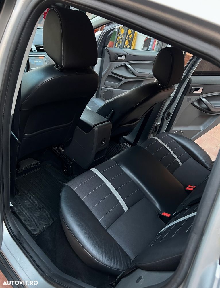 Ford Kuga 2.0L TDCi DPF Titanium - 11