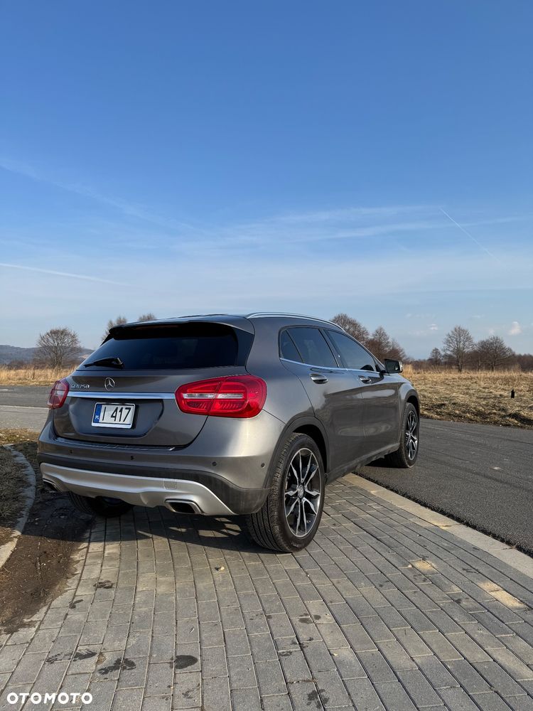 Mercedes-Benz GLA 250 7G-DCT Activity Edition - 28