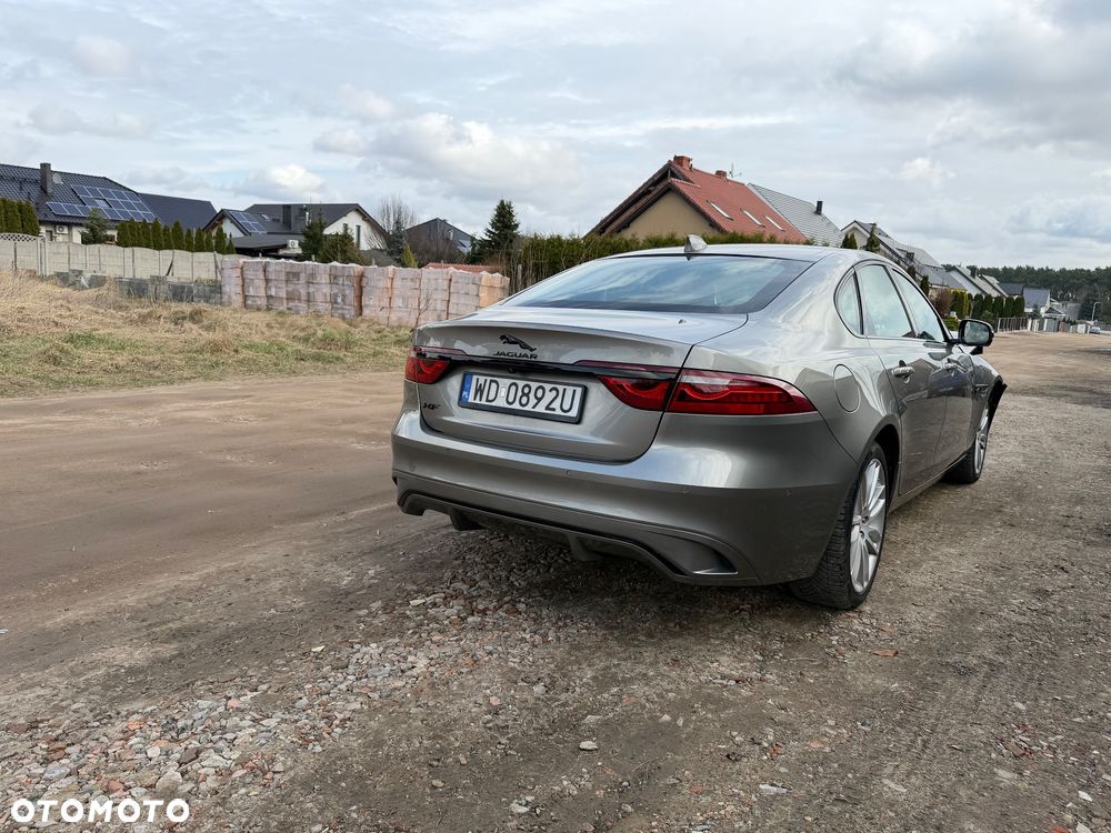 Jaguar XF P250 HSE - 2