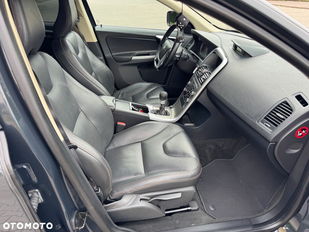Volvo XC 60 2.4D Momentum - 6
