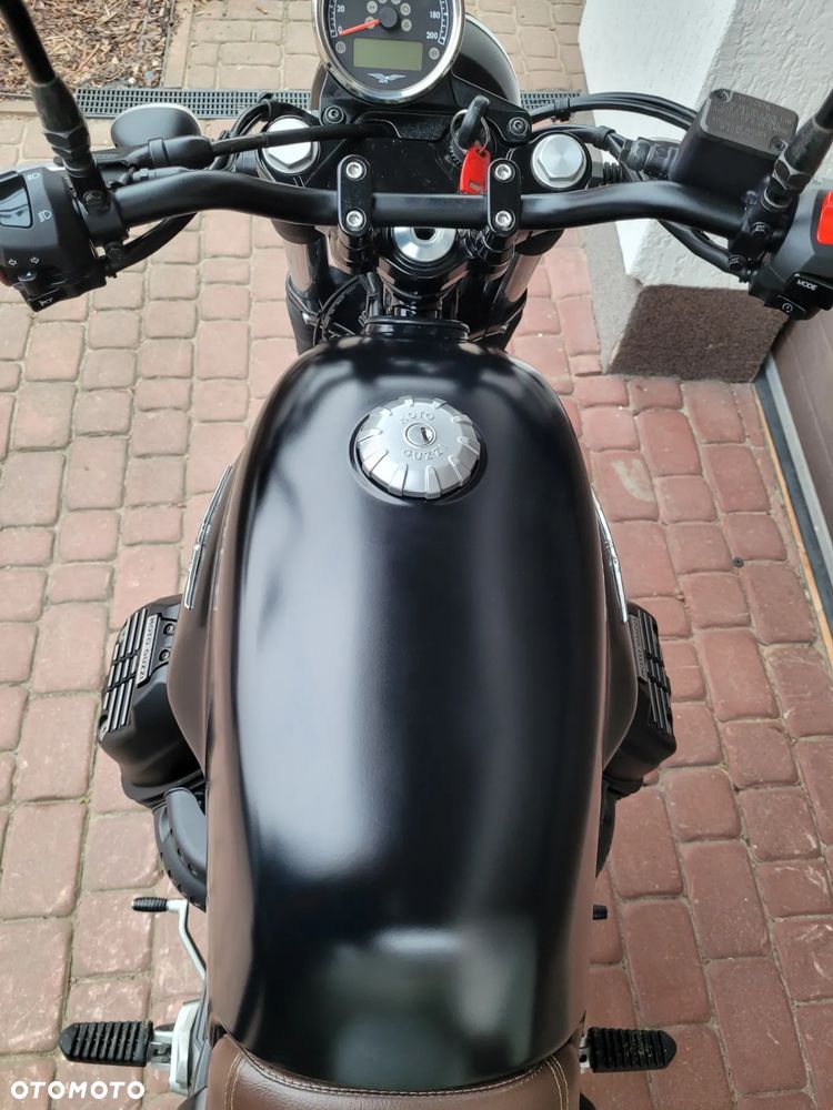 Moto Guzzi V7 - 16