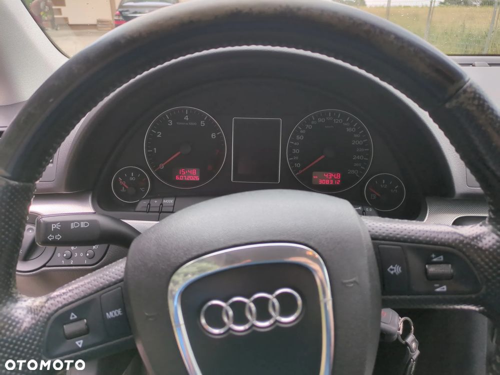 Audi A4 Limousine - 17