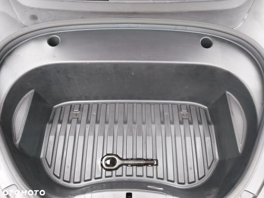 Tesla Model 3 Standard Range Plus - 10