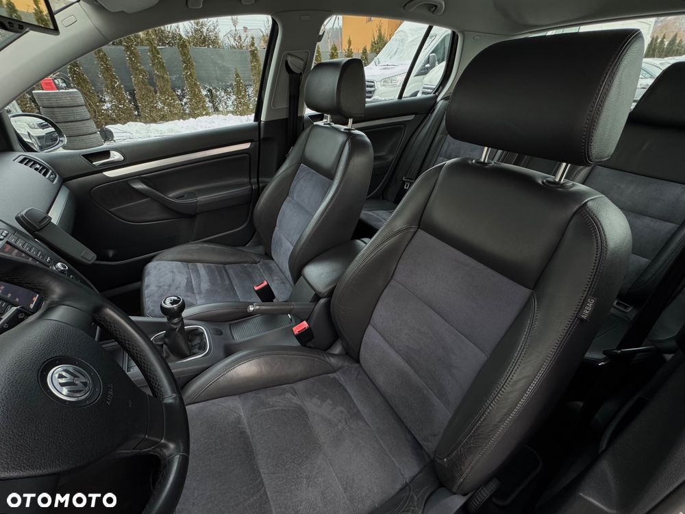 Volkswagen Golf 2.0 TDI DPF 4Motion Trendline - 14