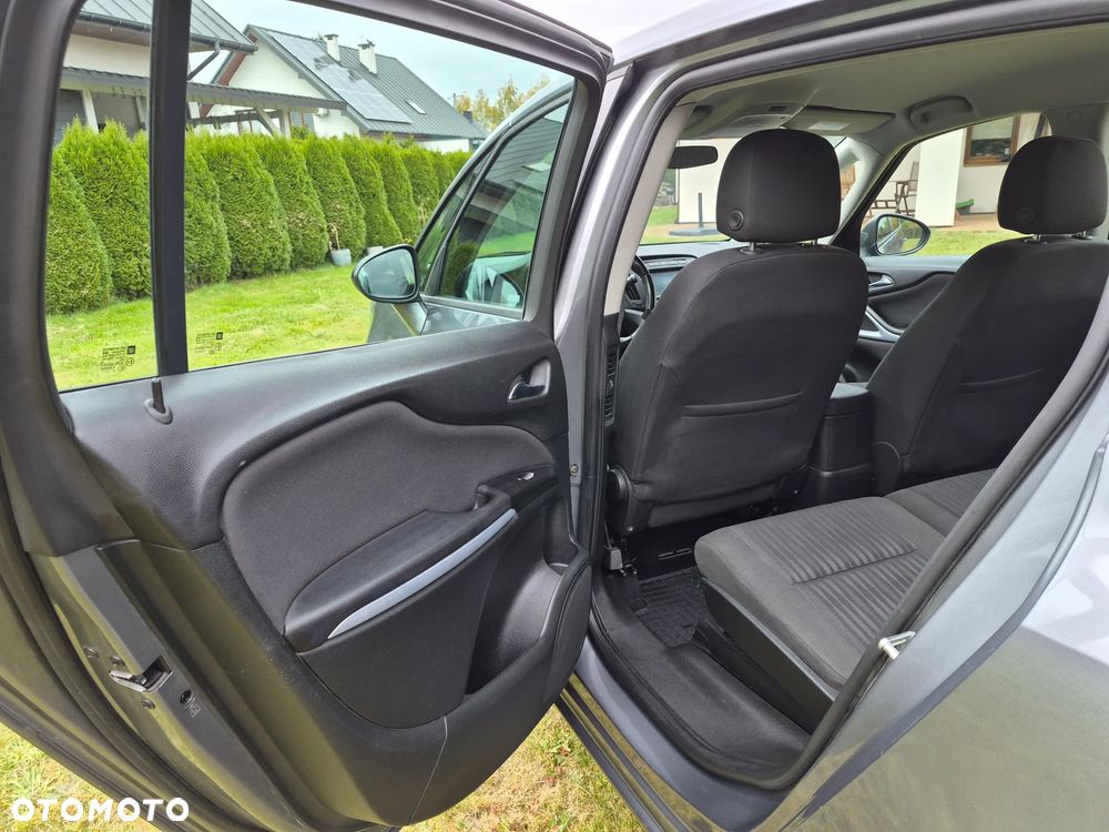Opel Zafira - 10