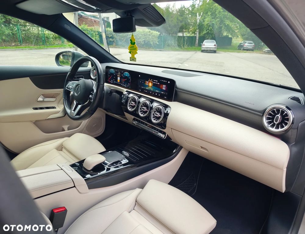 Mercedes-Benz Klasa A 180 7G-DCT Advanced Progressive - 24