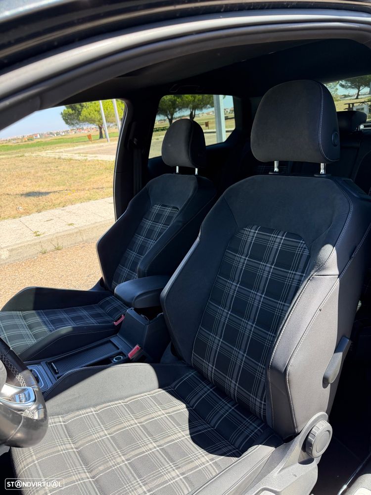 VW Golf 2.0 TDI GTD DSG - 5