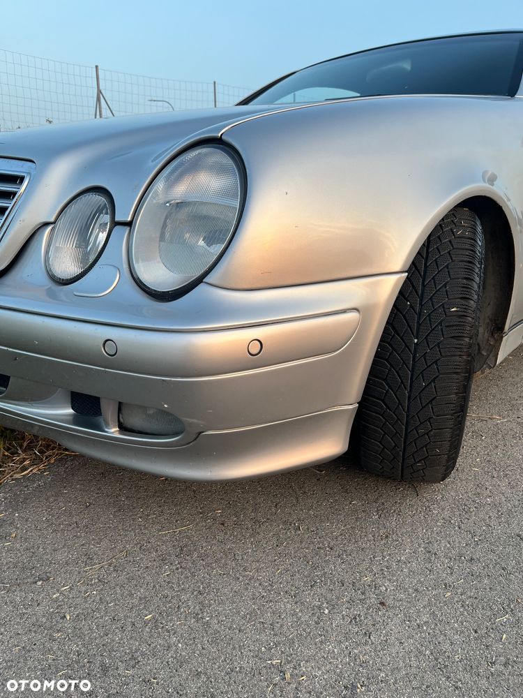 Mercedes-Benz CLK - 12