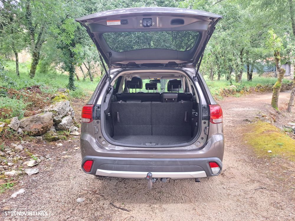 Mitsubishi Outlander 2.2 DI-D Intense - 37