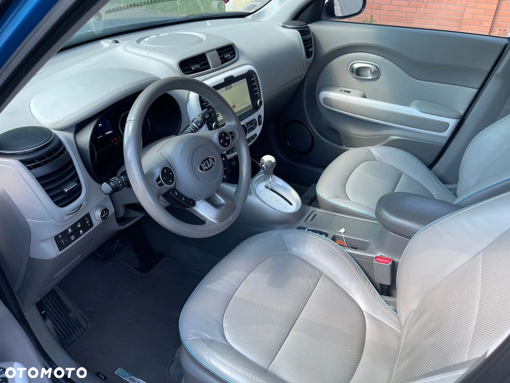 Kia Soul Plug - 9