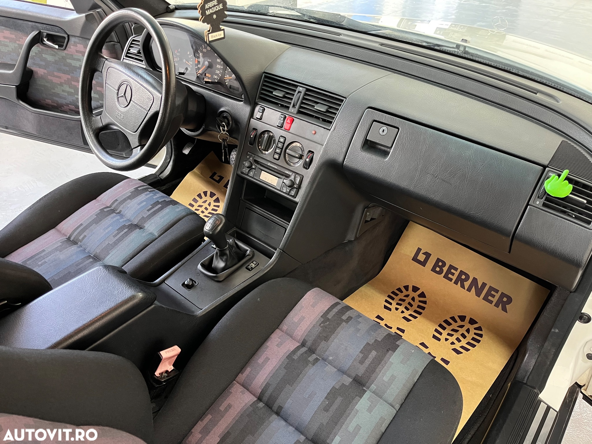 Mercedes-Benz C - 10