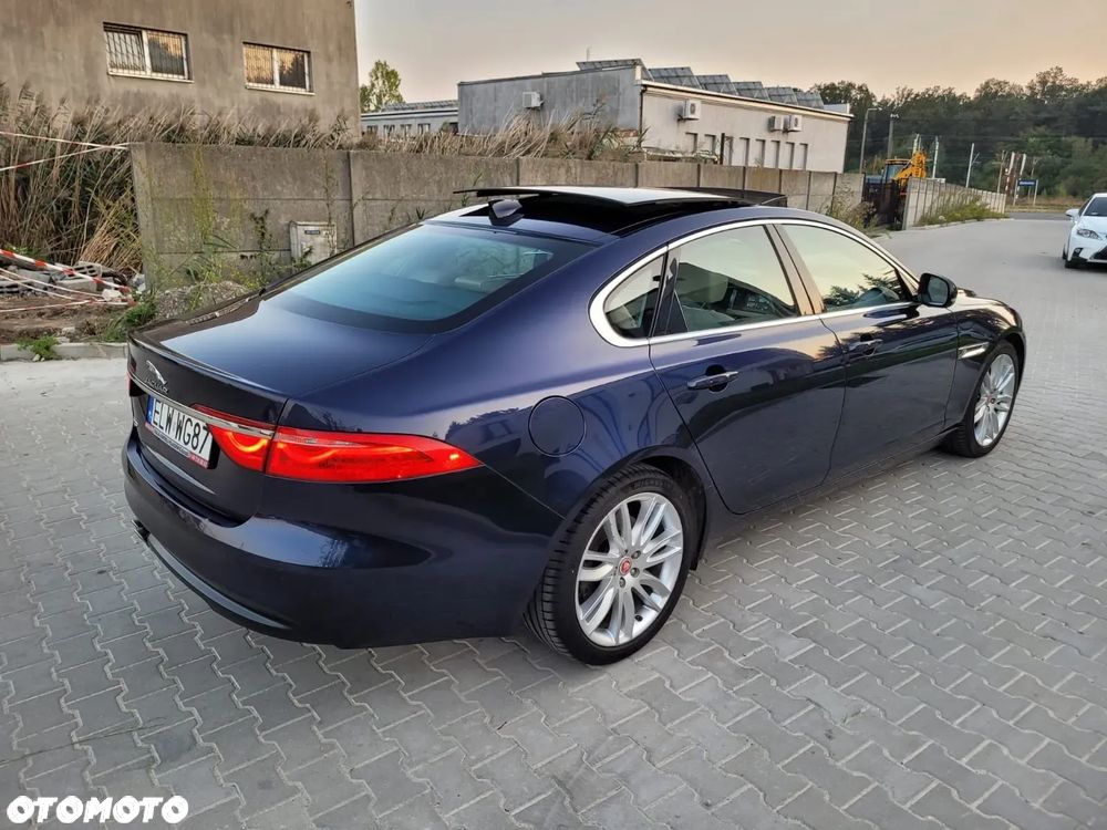 Jaguar XF 20d Prestige - 5