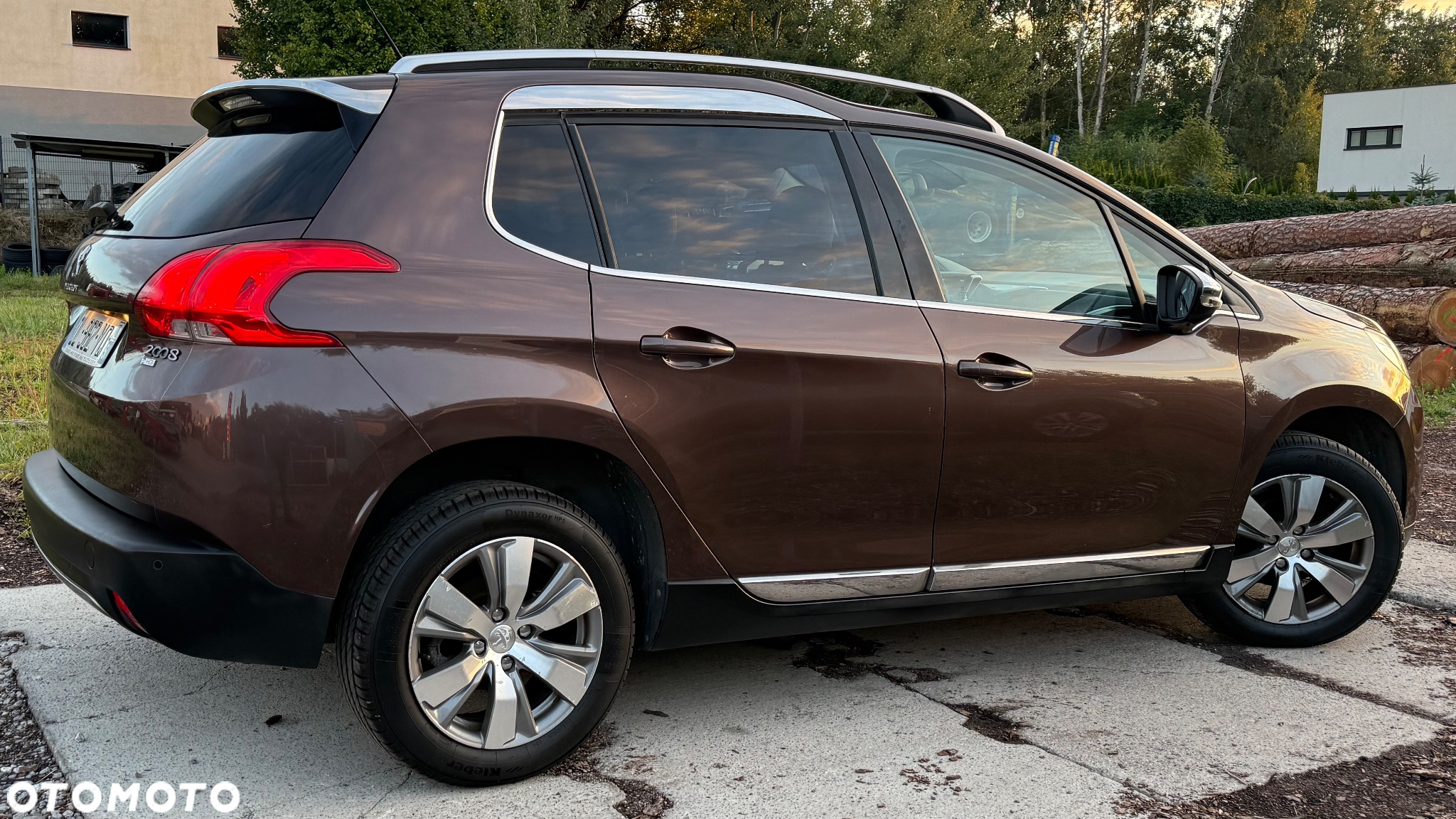 Peugeot 2008 1.6 e-HDi Allure S&S - 4