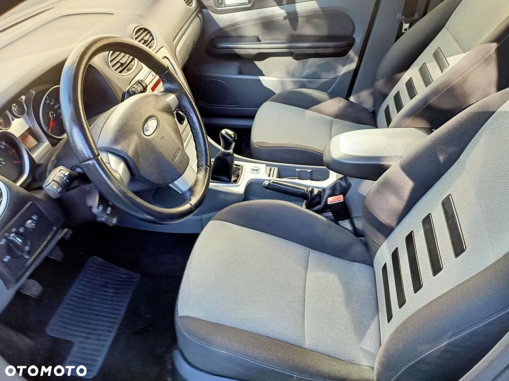 Ford Focus 1.6 Trend - 23