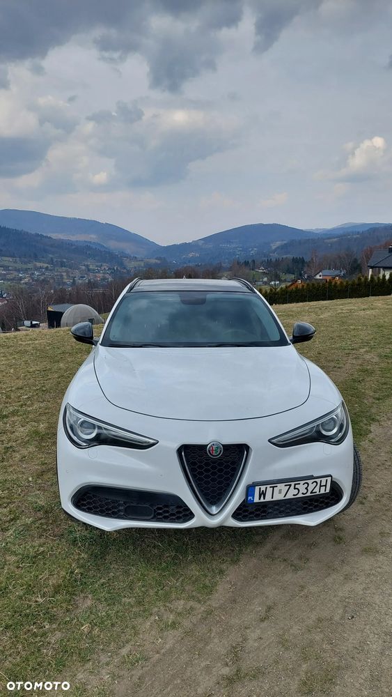 Alfa Romeo Stelvio - 12