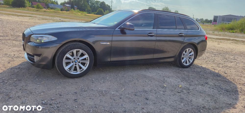 BMW Seria 5 520d Touring - 15