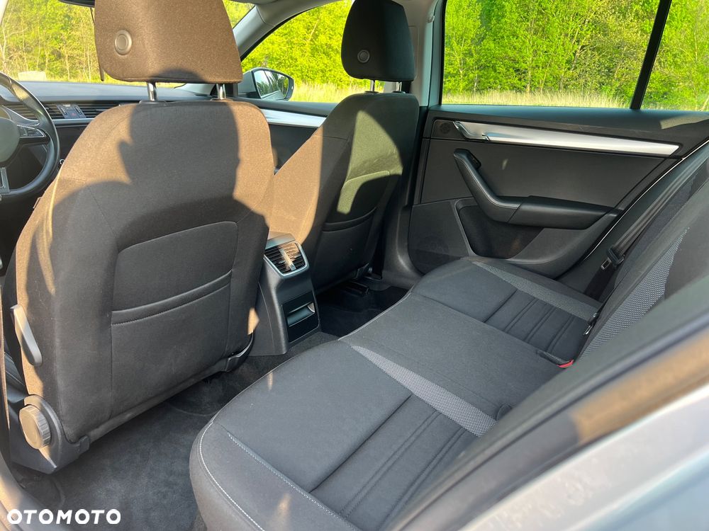 Skoda Octavia 2.0 TDI 4x4 Style DSG - 19