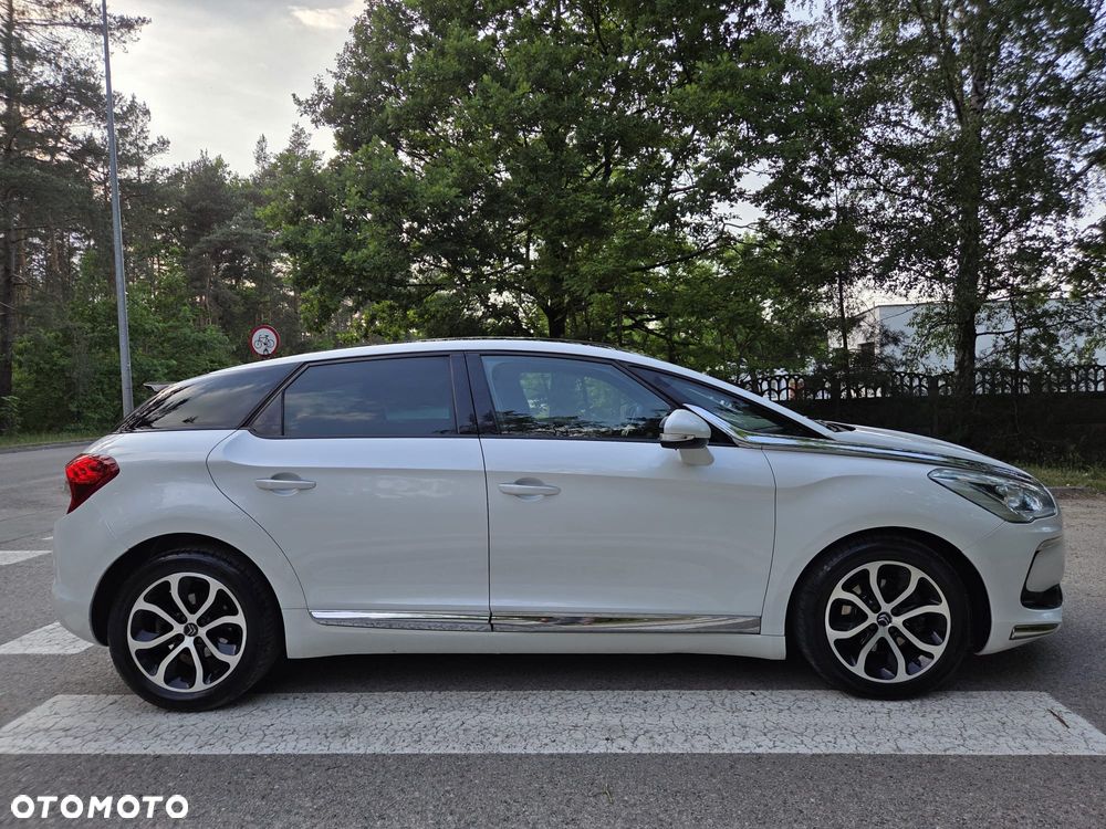 Citroën DS5 1.6 e-HDi Chic MCP - 4