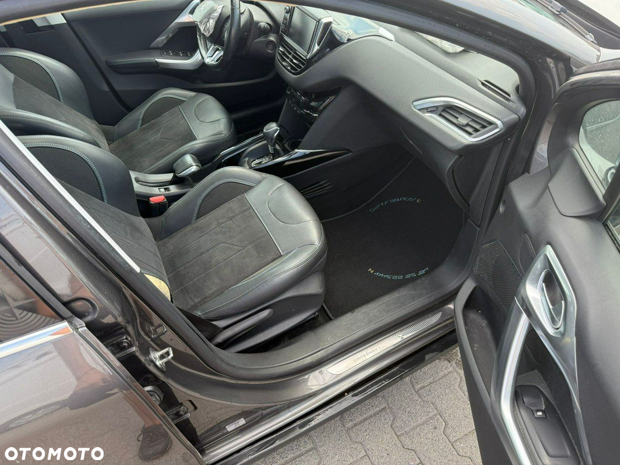 Peugeot 2008 - 10