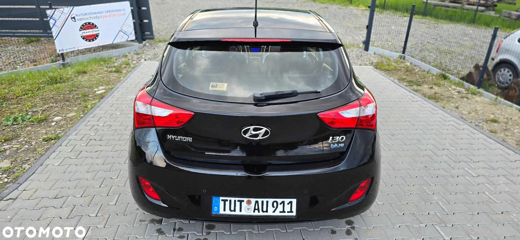 Hyundai i30 blue 1.6 CRDi Trend - 13