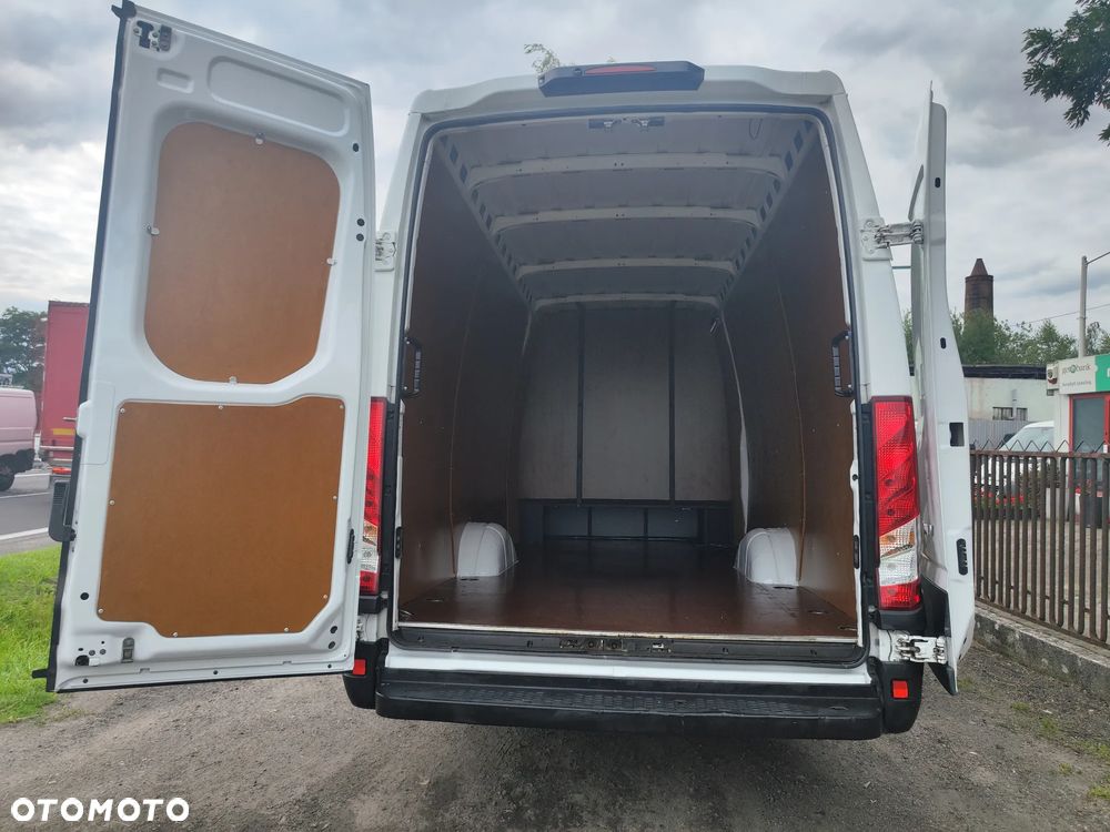 Iveco Daily 35S14 maxi brygadówka 7 osób - 7