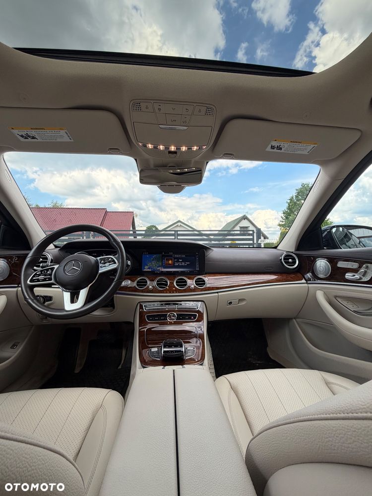 Mercedes-Benz Klasa E 300 9G-TRONIC - 17