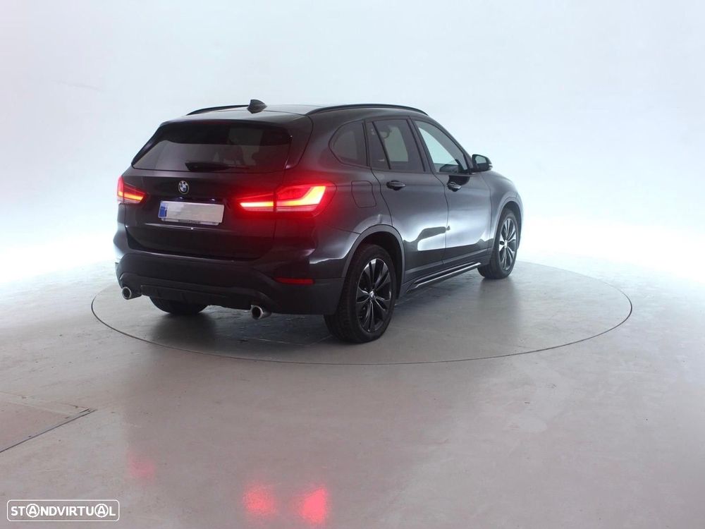 BMW X1 18 d sDrive Auto Line Sport - 3