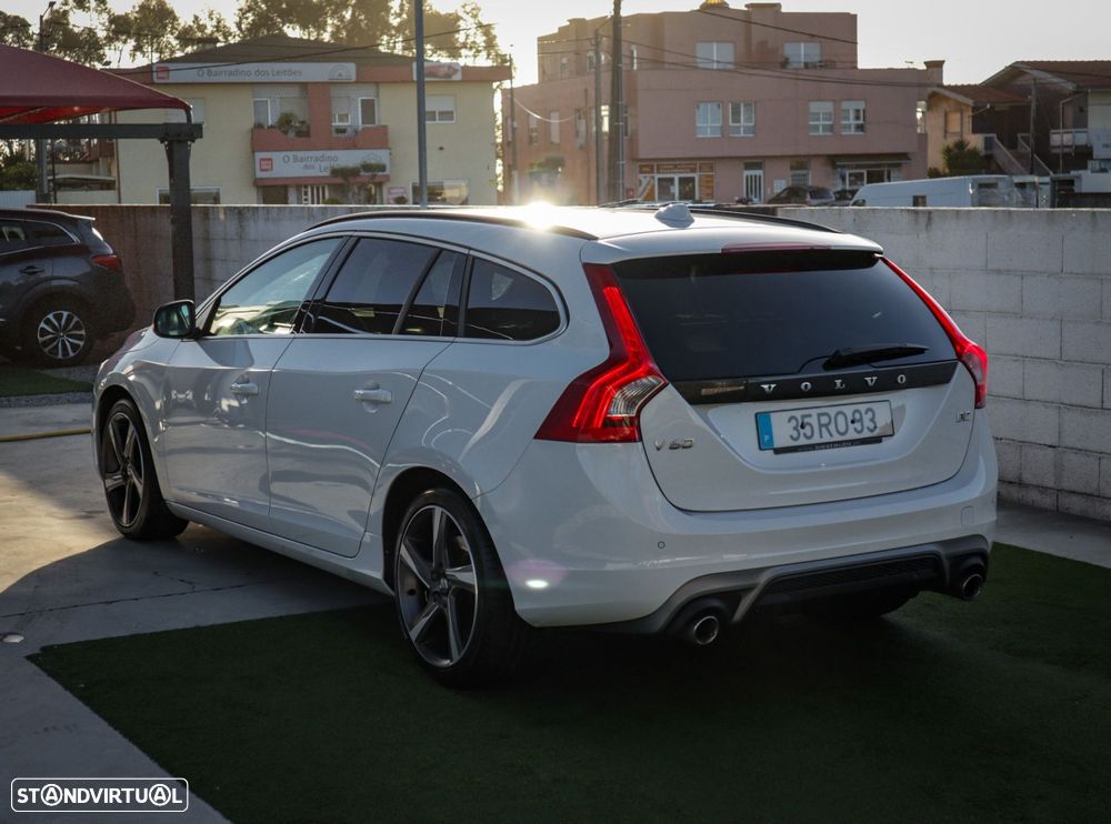 Volvo V60 2.0 D2 R-Design - 10