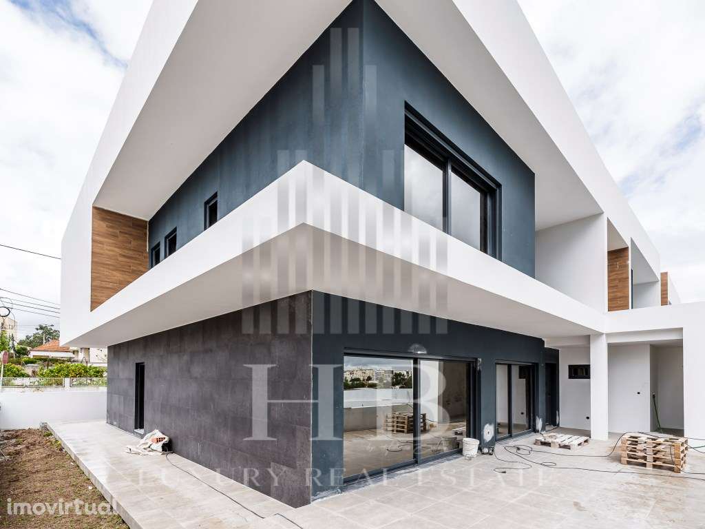 MoradiaT4 Geminada com Piscina | Fanqueiro | Loures - Grande imagem: 4/49