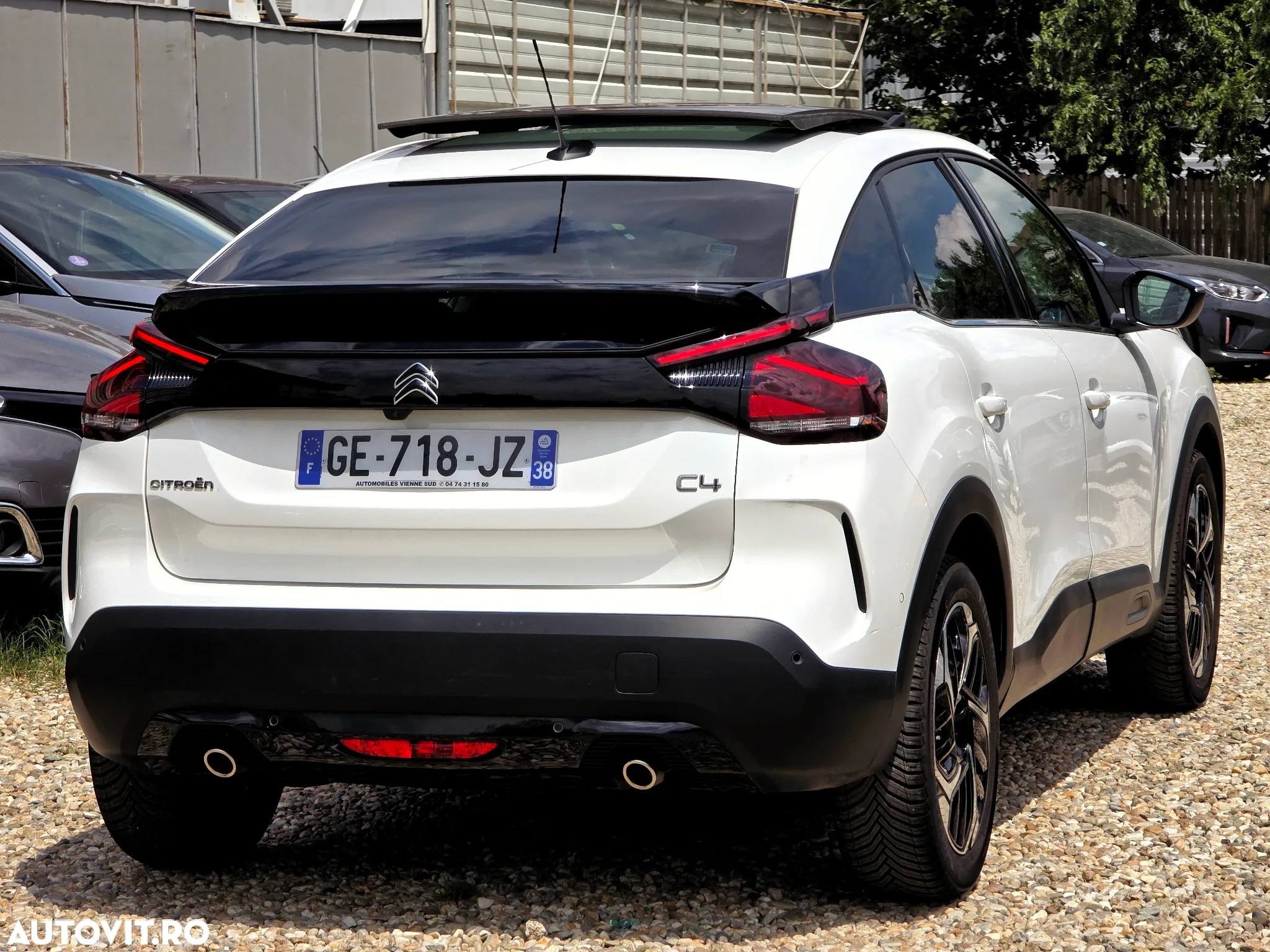 Citroën C4 1.2 PureTech 130 S&S EAT8 PLUS - 12