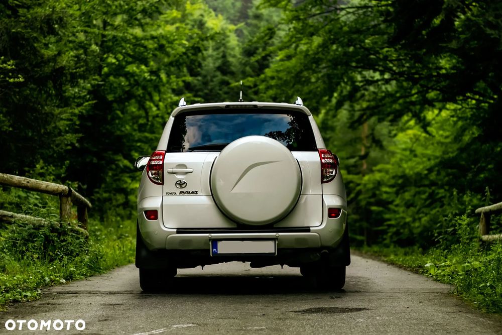 Toyota RAV4 - 7