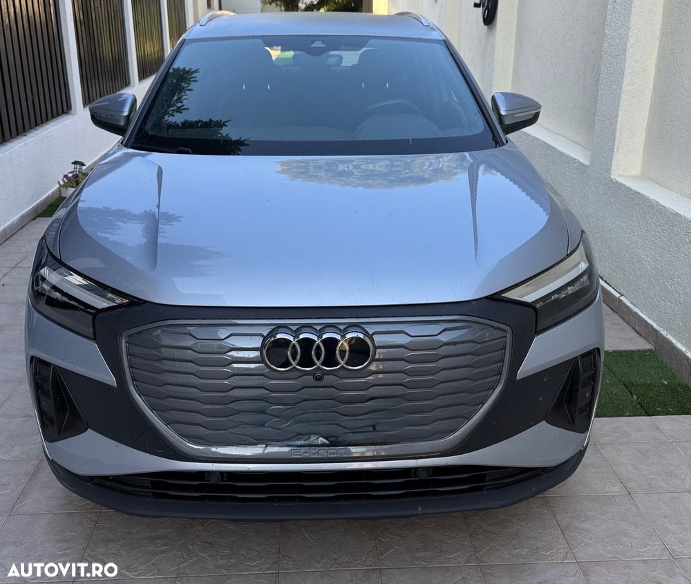 Audi Q4 2023 photo 3