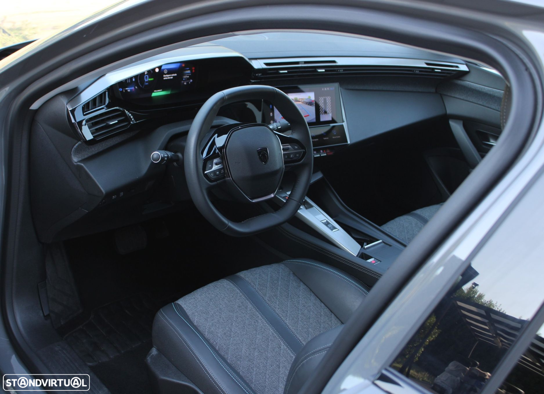 Peugeot 408 1.6 Hybrid Allure e-EAT8 - 18