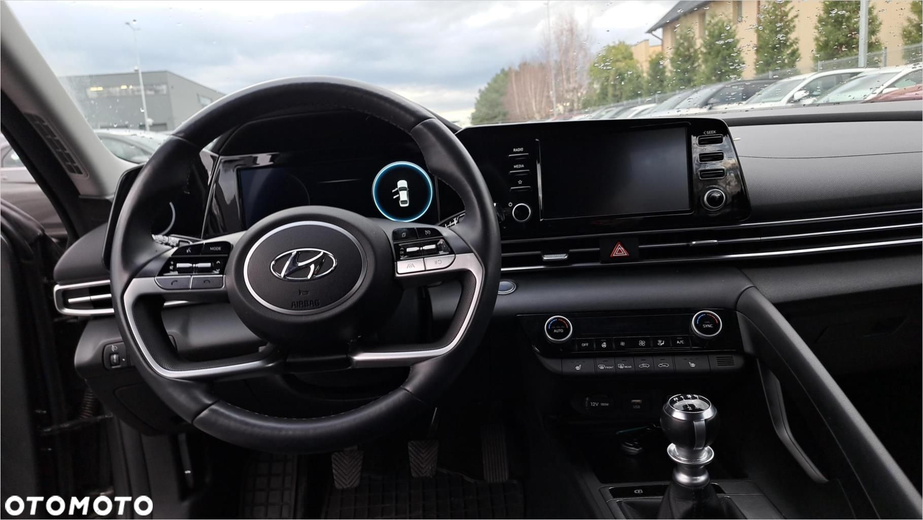 Hyundai Elantra - 13